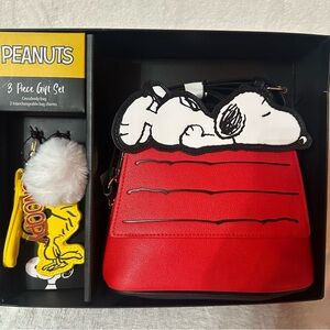 Peanuts and Snoopy Crossbody and Bag Charm Set (3 Piece) Brand NEW Giftset